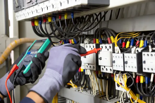 Maintenance préventive contacteur électrique industriel