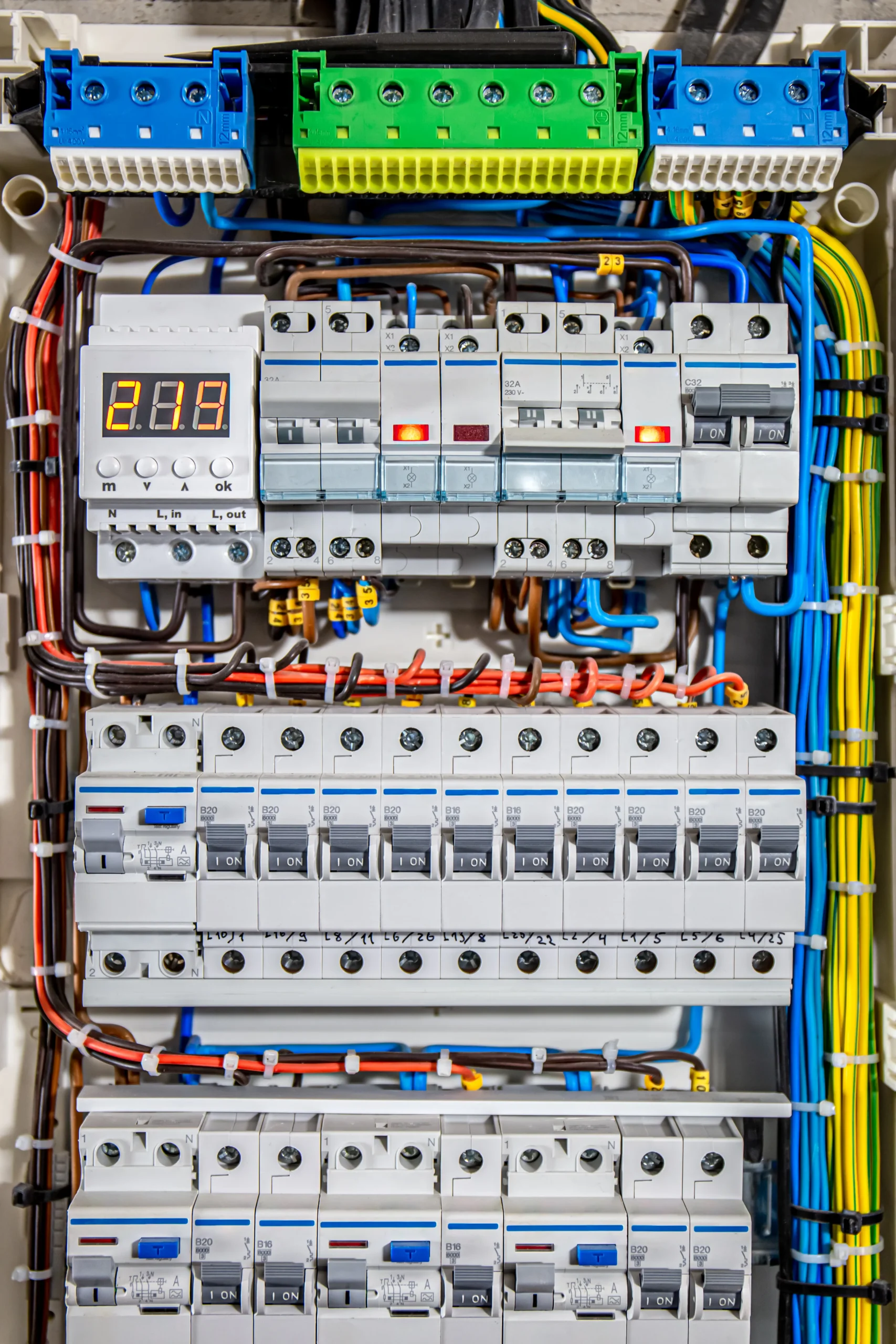 Installation professionnelle de disjoncteur différentiel