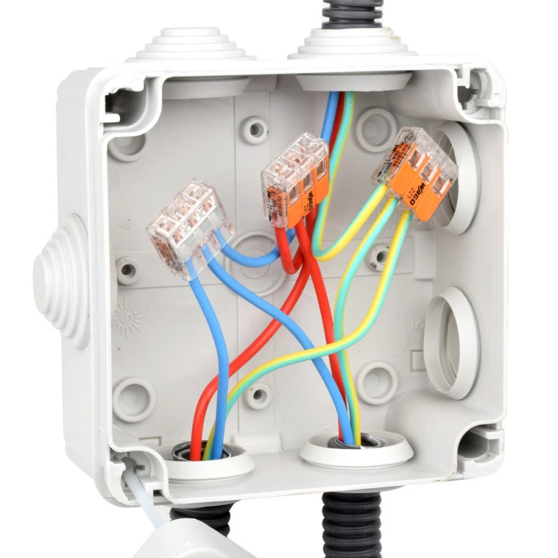 Détail des connexions dans une boîte de dérivation